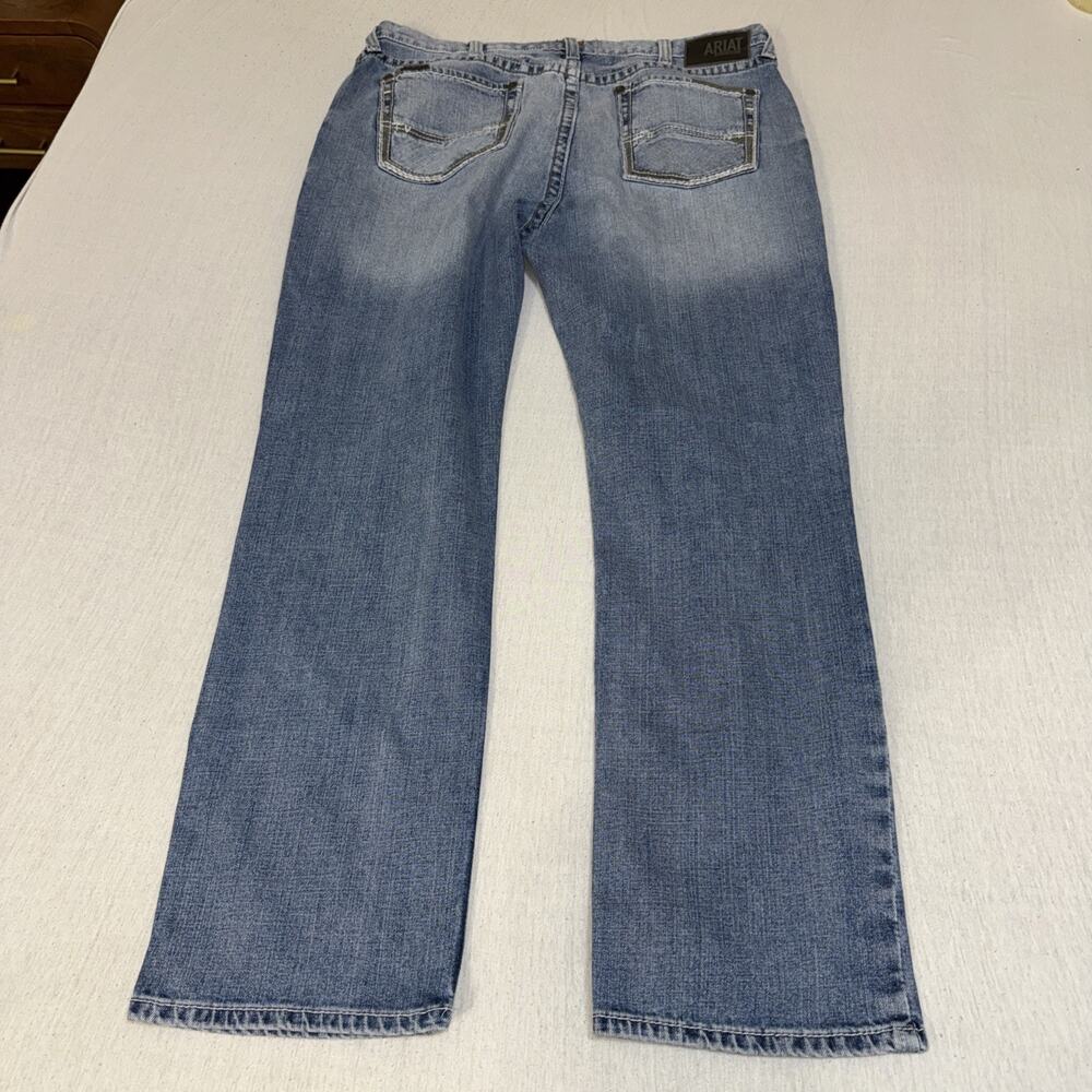 Ariat Men's M2 Traditional Relaxed Boot Cut Jeans 40x34 Medium Wash Denim EUC - Picture 7 of 9